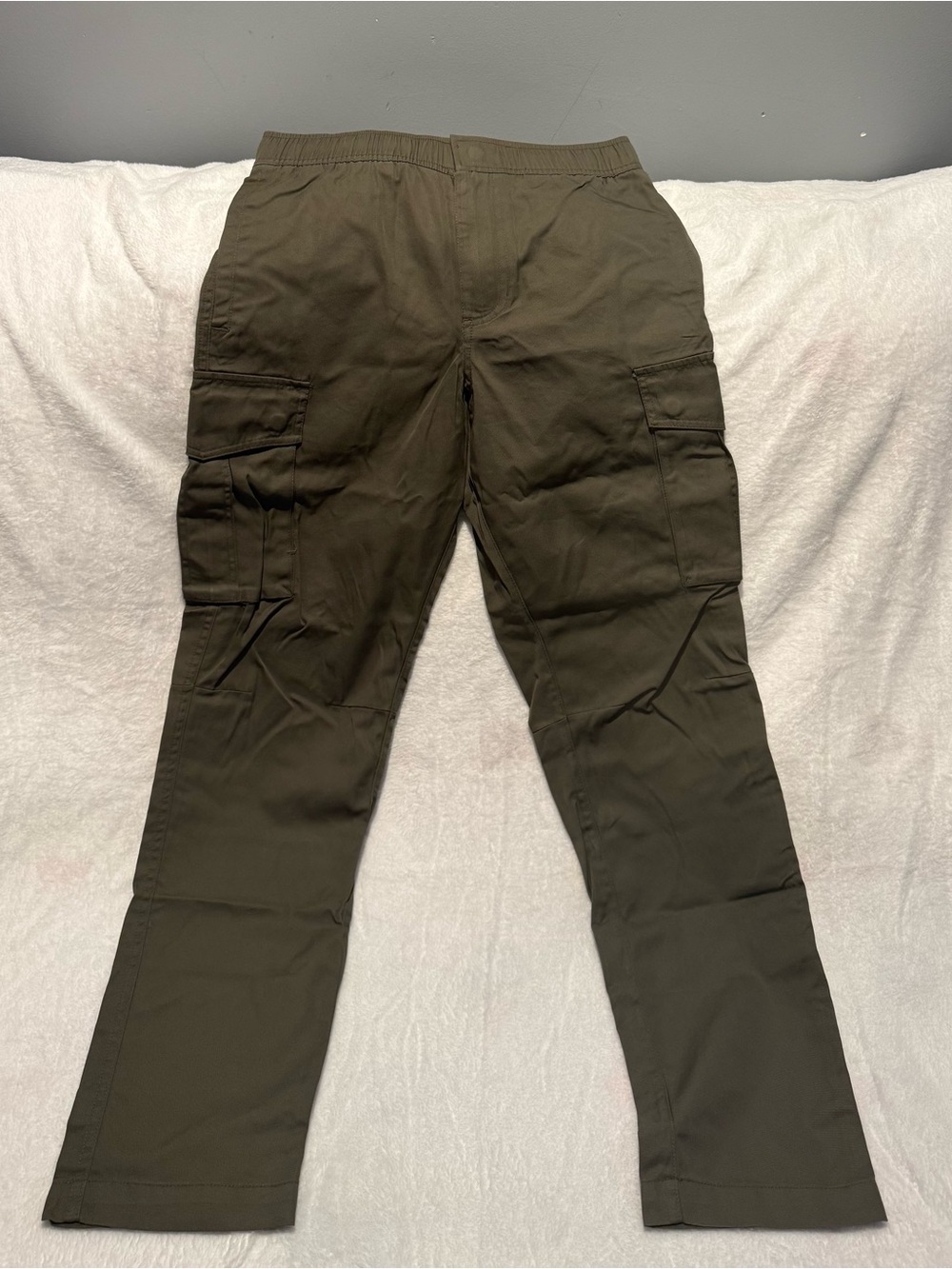 NWT Men's Cargo Pants size S in Olive Green